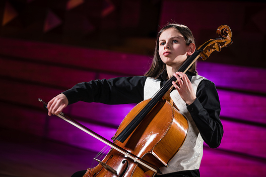 victor-julien-laferrière-cellist